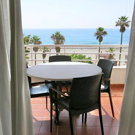 Gorgeous Sea Views And Great Location! アパート エステポナ