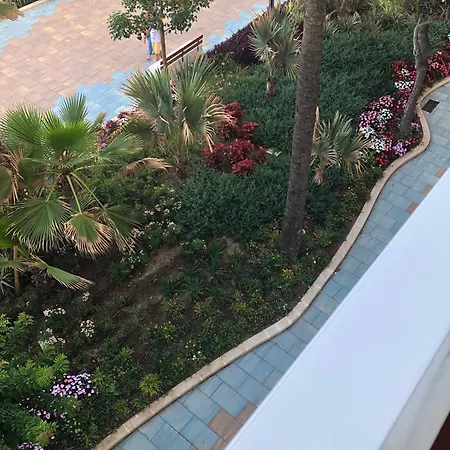 Gorgeous Sea Views And Great Location! アパート エステポナ